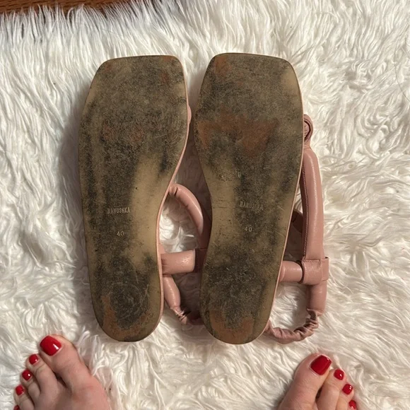 NANUSHKA SANDLES - Picture 4 of 4